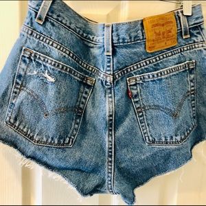 LEVIS high waisted jeans shorts!